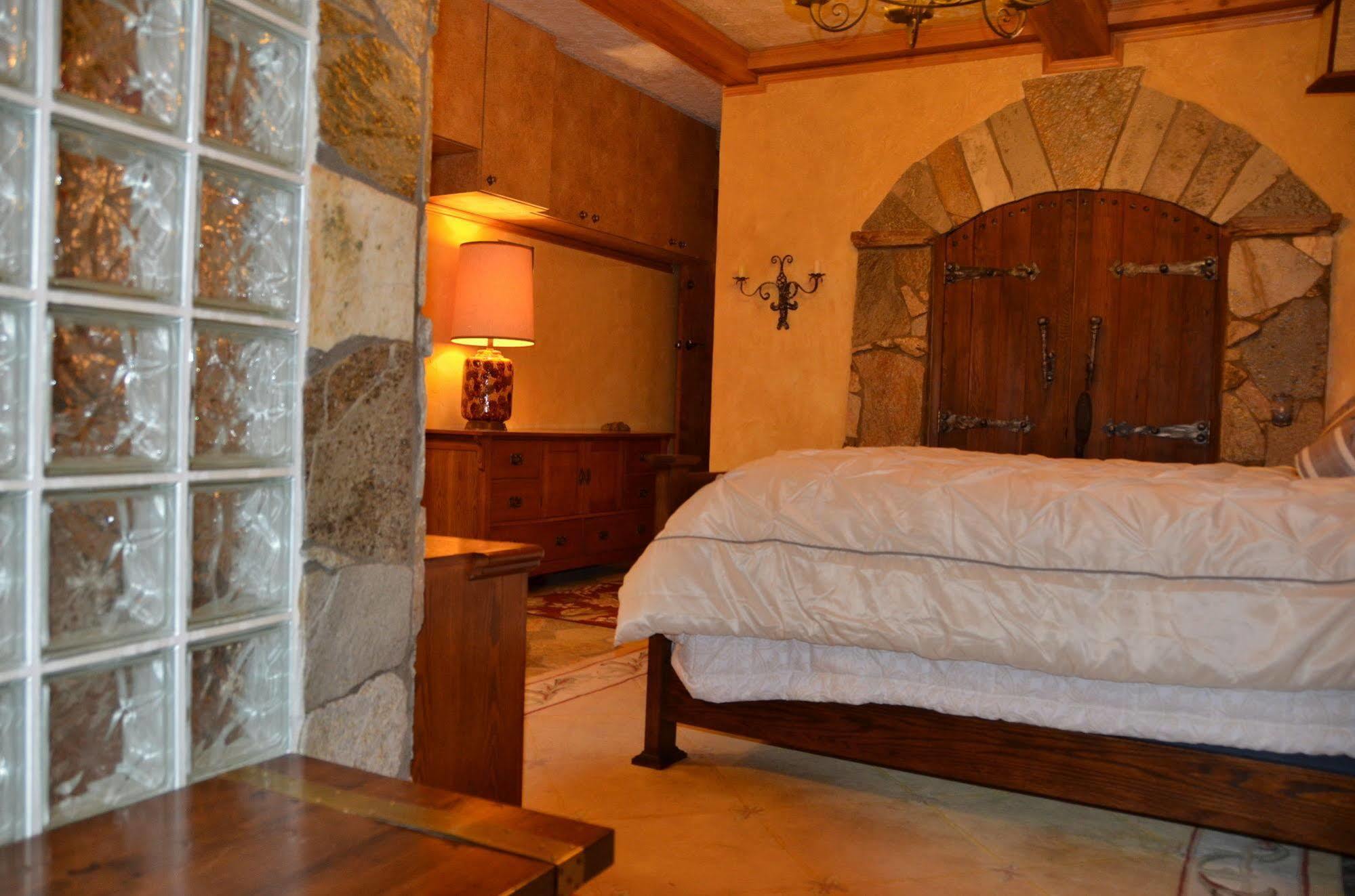 Where Eagles Fly Bed & Breakfast Elk Point 외부 사진