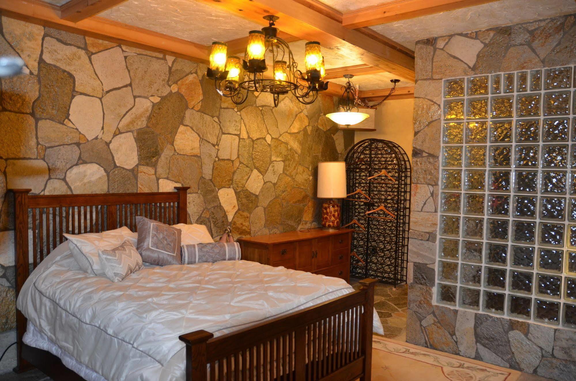 Where Eagles Fly Bed & Breakfast Elk Point 외부 사진