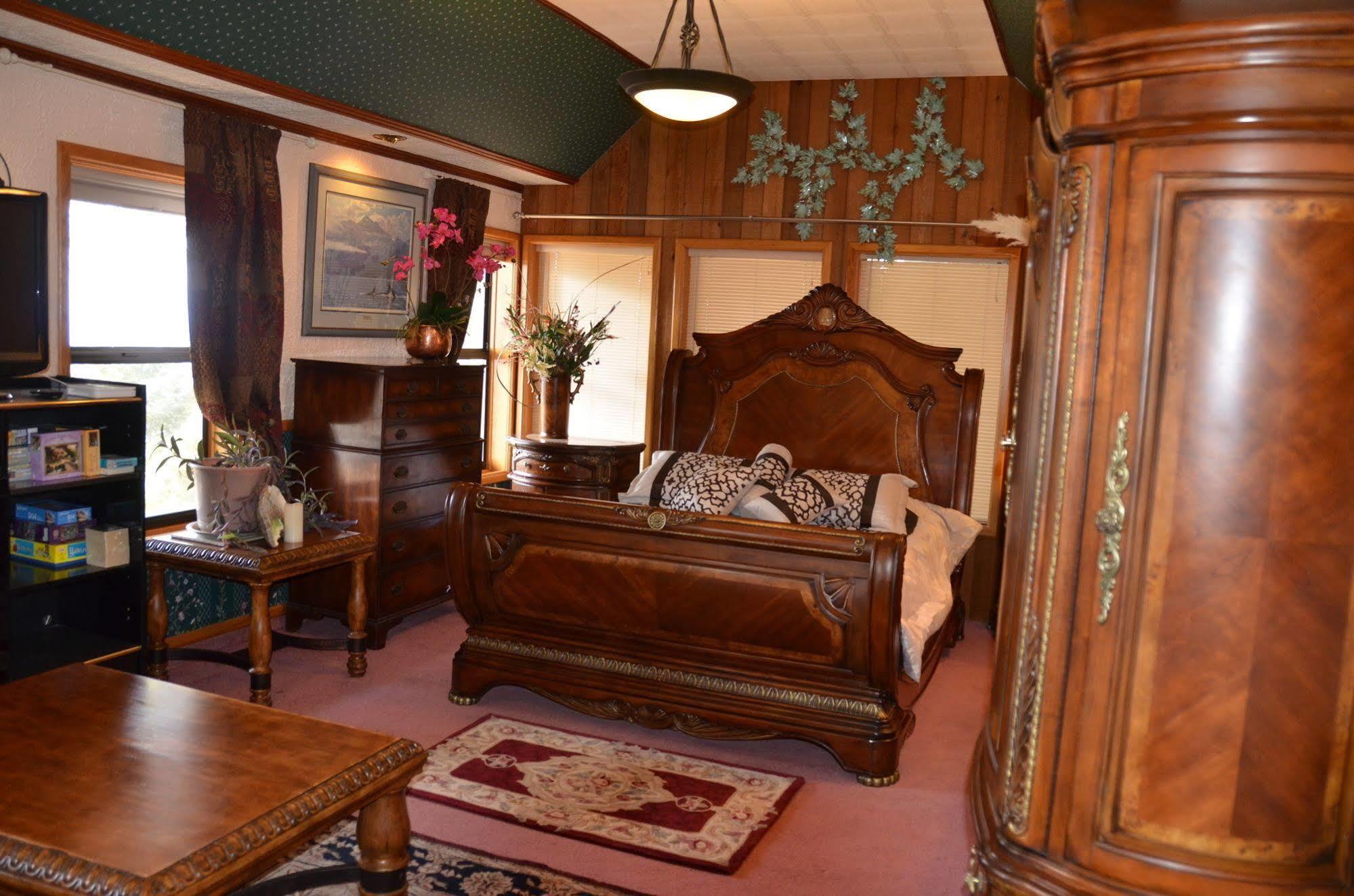 Where Eagles Fly Bed & Breakfast Elk Point 외부 사진