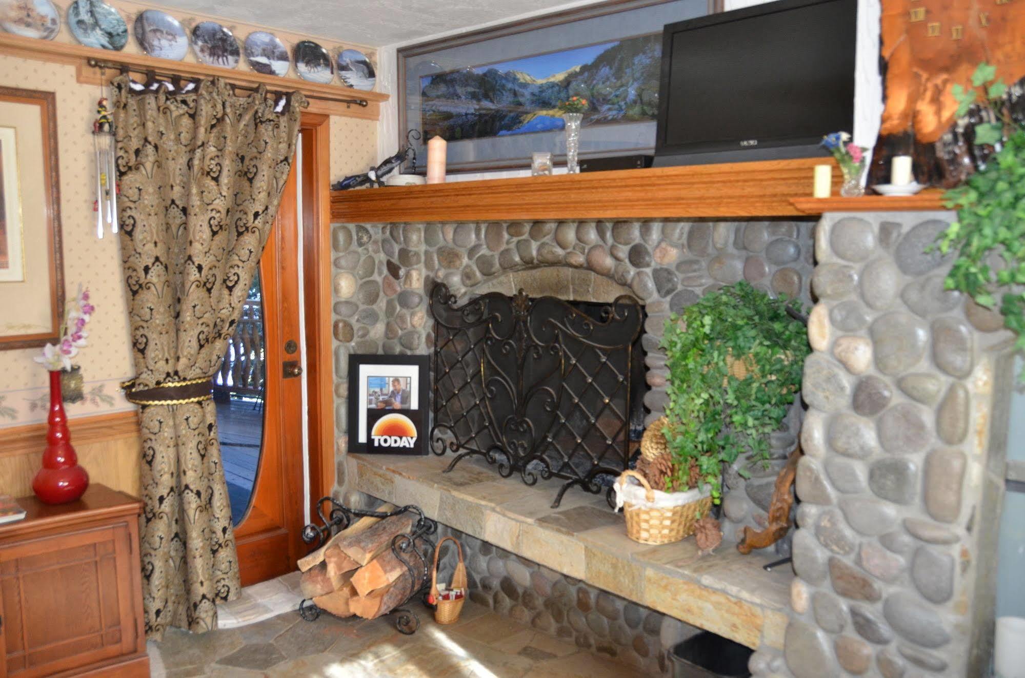 Where Eagles Fly Bed & Breakfast Elk Point 외부 사진